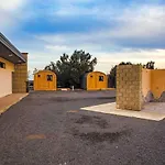 מלון Camping Montana Roja *