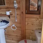 Camping Montana Roja * אל מדאנו