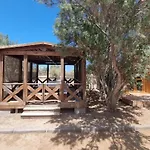 Camping Montana Roja מלון