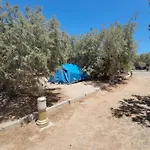 Camping Montana Roja מלון