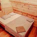 Camping Montana Roja מלון