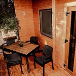 מלון Camping Montana Roja *